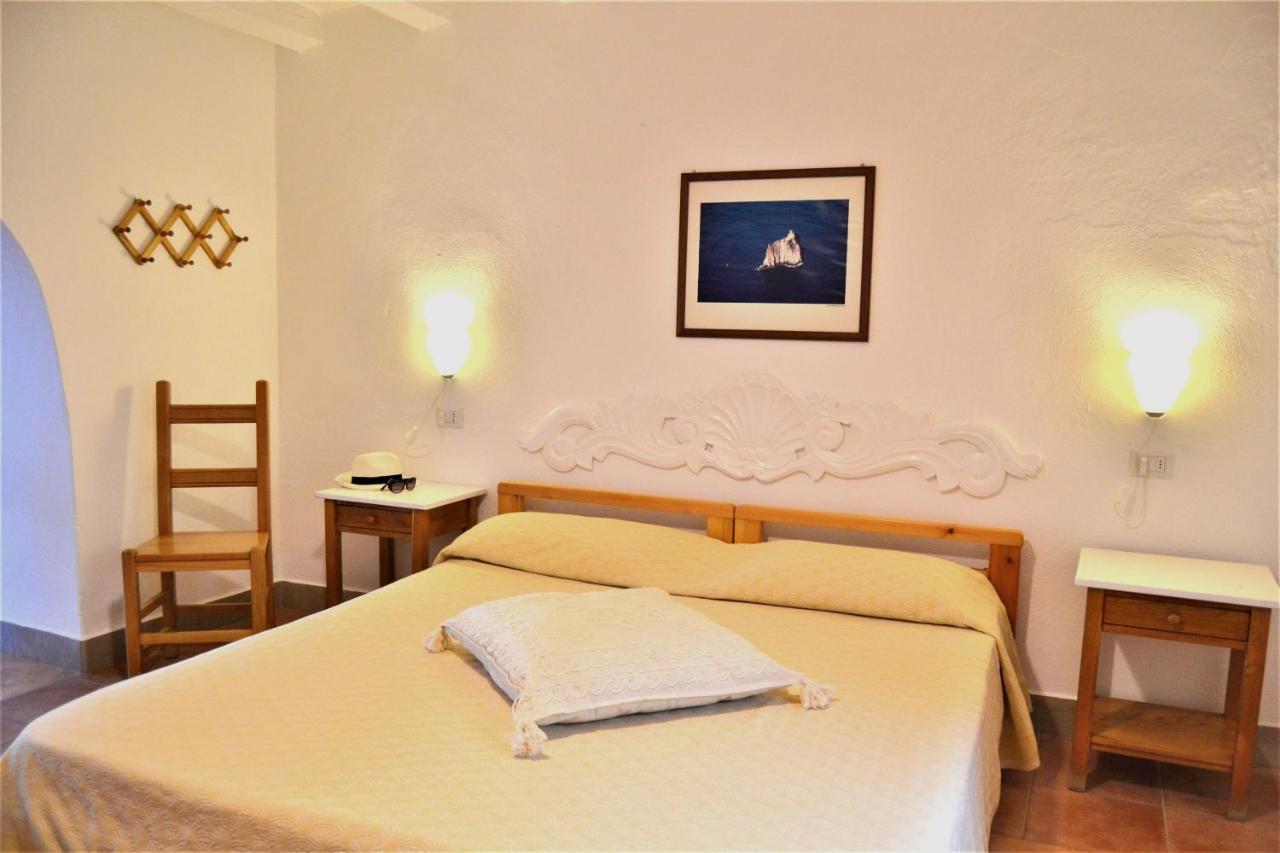 Villa Ginestra Sulla Spiaggia Di 斯特龙博利 外观 照片