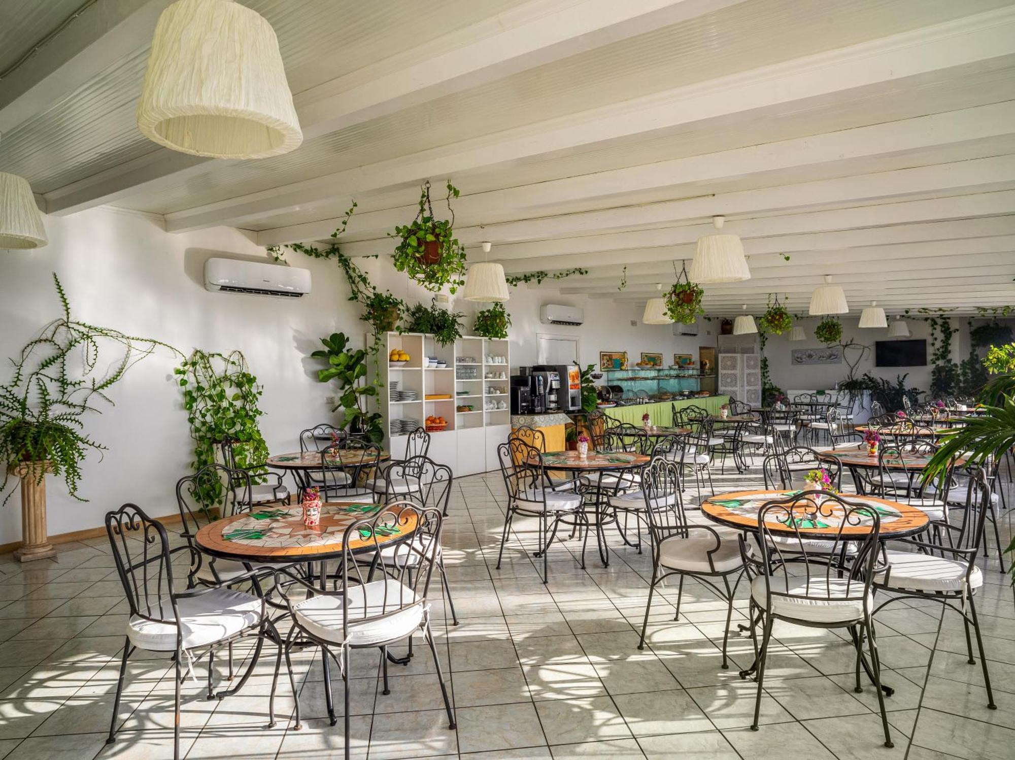 Villa Ginestra Sulla Spiaggia Di 斯特龙博利 外观 照片